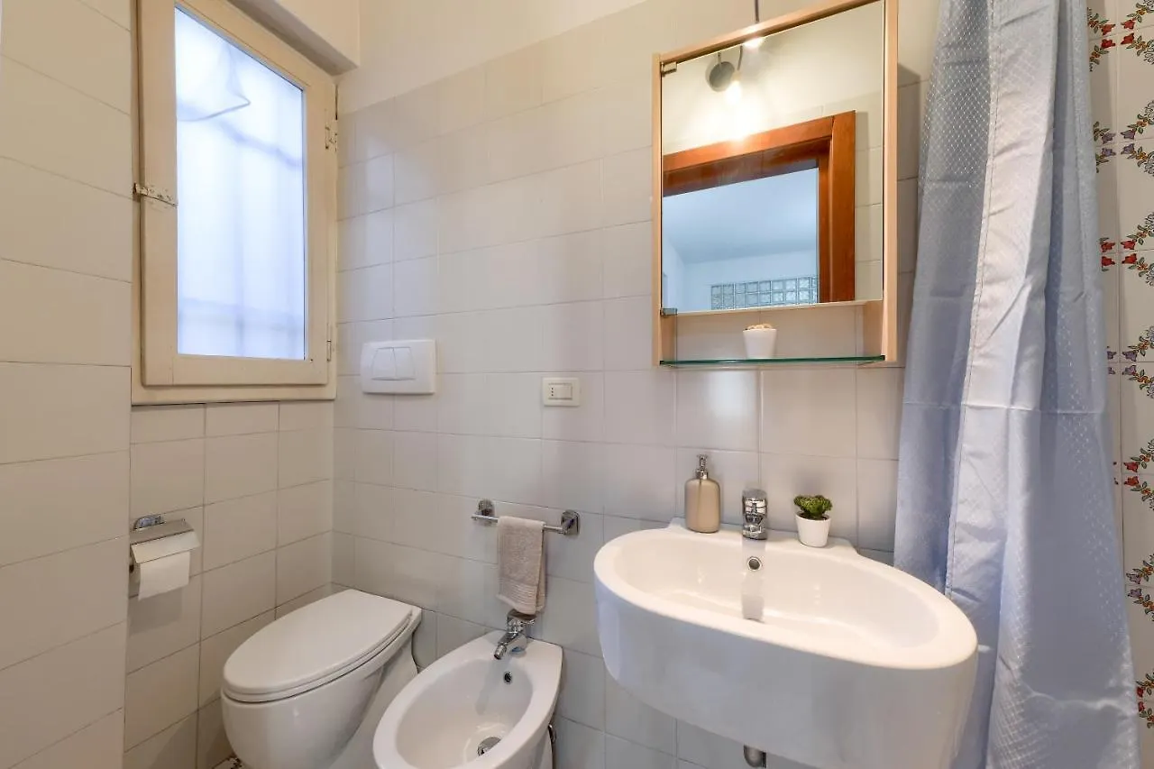 Apartment Ferienwohnung Le Cure Large Apt, 6+1 Beds. Center 15 Min Far By Bus. Florenz